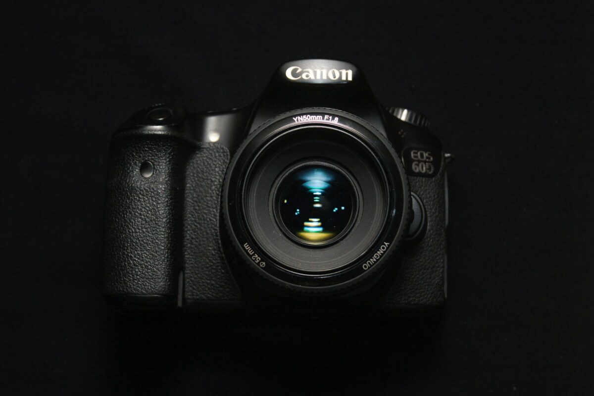 A Comprehensive Guide On How To Use The Canon Eos 5D Mark Ii Camera.